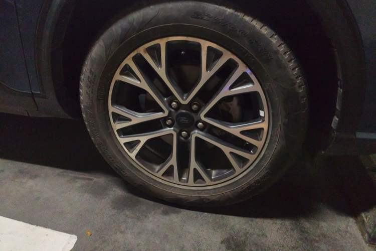 Used Ford Escape 2020 EcoBoost 245 4x4 Enjoyment Model Right Front Wheel Hub