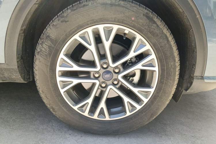 Used Ford Escape 2020 EcoBoost 245 Two-Wheel Drive Smart & Enjoyment Model Right Front Wheel Hub