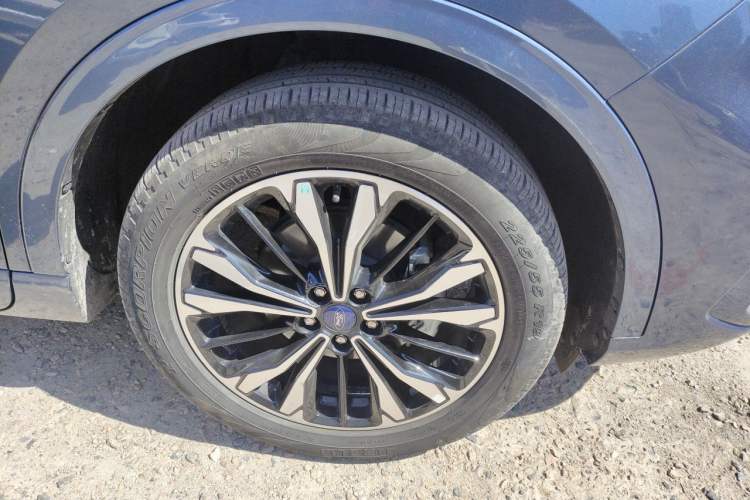 Used Ford Escape 2020 EcoBoost 245 Four-Wheel Drive ST-LINE Deluxe Edition Right Front Wheel Hub