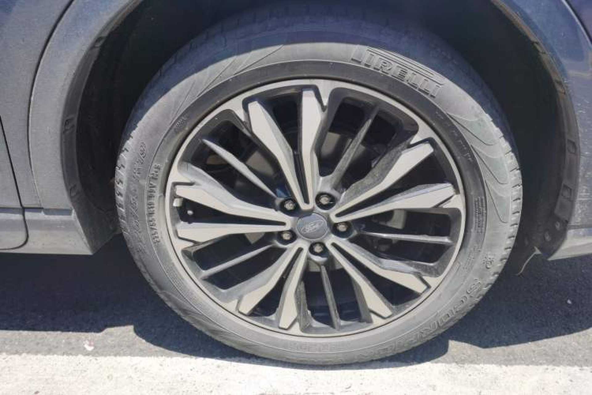 Used Ford Escape 2020 EcoBoost 245 Four-Wheel Drive ST-LINE Deluxe Edition Right Front Wheel Hub
