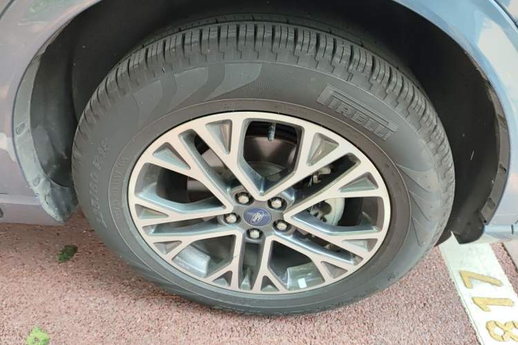 Used Ford Escape 2020 EcoBoost 245 Two-Wheel Drive Smart & Enjoyment Model Right Front Wheel Hub