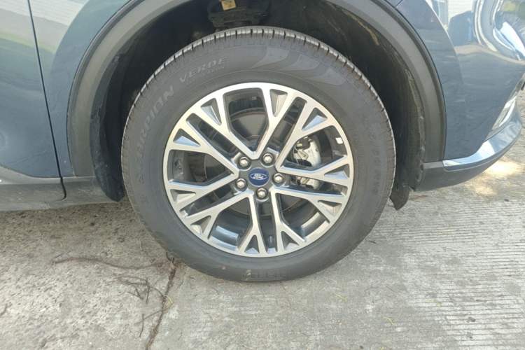 Used Ford Escape 2020 EcoBoost 245 Two-Wheel Drive Smart & Enjoyment Model Right Front Wheel Hub