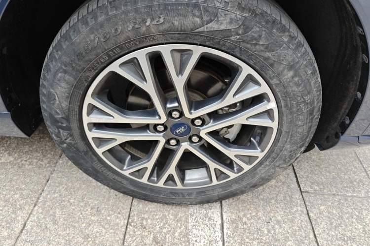 Used Ford Escape 2020 EcoBoost 245 Two-Wheel Drive Smart & Enjoyment Model Right Front Wheel Hub