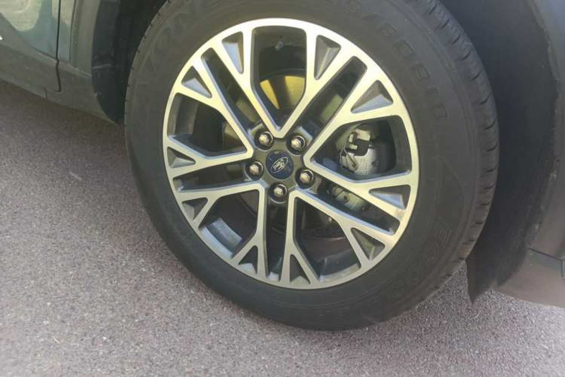 Used Ford Escape 2020 EcoBoost 245 Two-Wheel Drive Smart & Enjoyment Model Right Front Wheel Hub