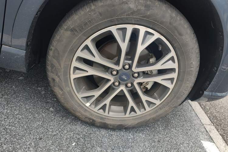 Used Ford Escape 2020 EcoBoost 245 Two-Wheel Drive Smart & Enjoyment Model Right Front Wheel Hub