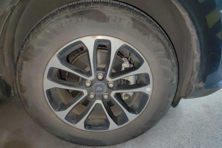 Used Ford Escape 2020 EcoBoost 245 Two-Wheel-Drive Comfort Edition Right Front Wheel Hub