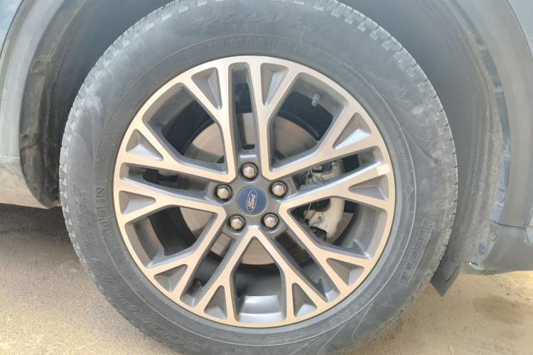 Used Ford Escape 2020 EcoBoost 245 Two-Wheel Drive Smart & Enjoyment Model Right Front Wheel Hub