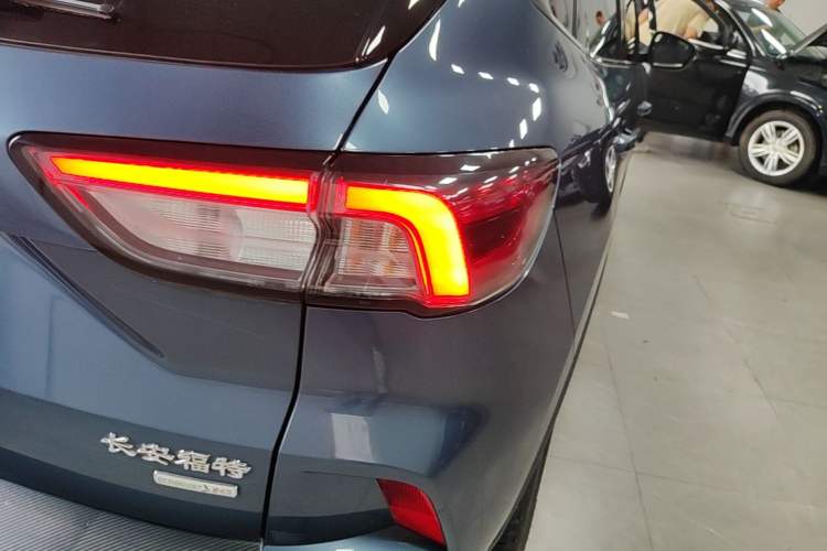 Used Ford Escape 2020 EcoBoost 245 Four-Wheel Drive ST-LINE Deluxe Edition Right Rear Taillight