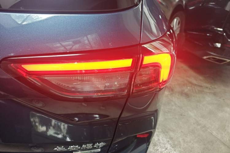 Used Ford Escape 2020 EcoBoost 245 Two-Wheel Drive Smart & Enjoyment Model Right Rear Taillight