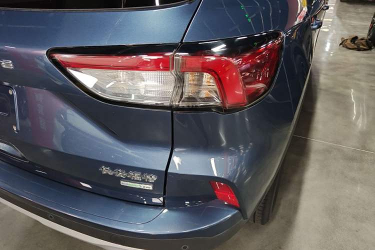 Used Ford Escape 2020 EcoBoost 245 Two-Wheel-Drive Titanium Edition Right Rear Taillight