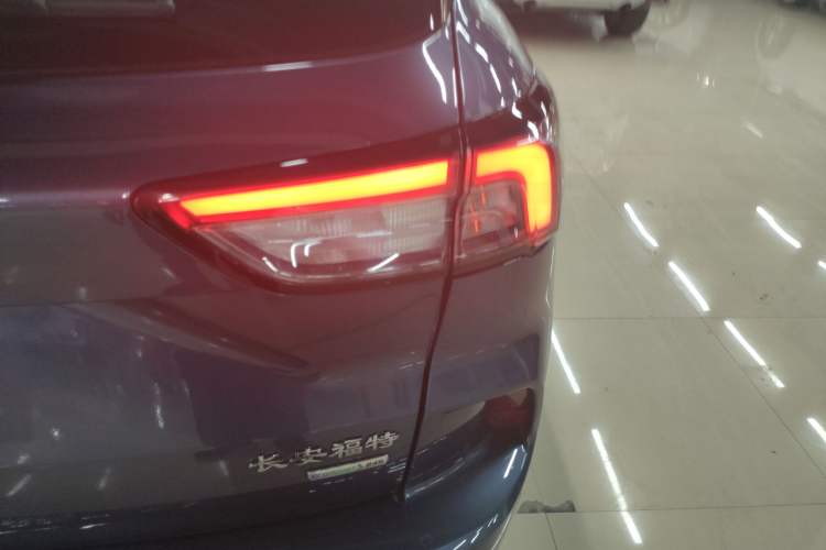 Used Ford Escape 2020 EcoBoost 245 Four-Wheel Drive ST-LINE Deluxe Edition Right Rear Taillight