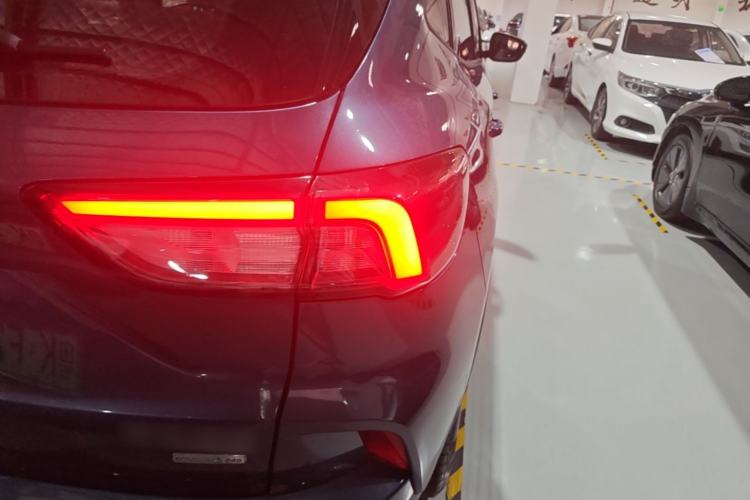 Used Ford Escape 2020 EcoBoost 245 Two-Wheel Drive Smart & Enjoyment Model Right Rear Taillight
