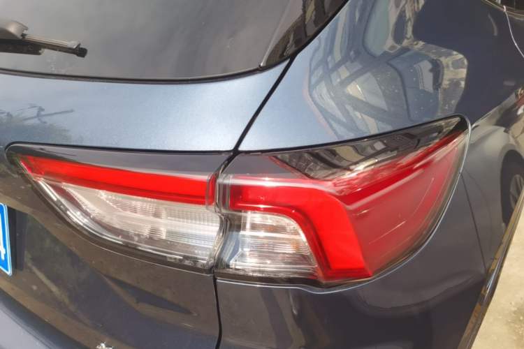 Used Ford Escape 2020 EcoBoost 245 Four-Wheel Drive Luxury Edition Right Rear Taillight