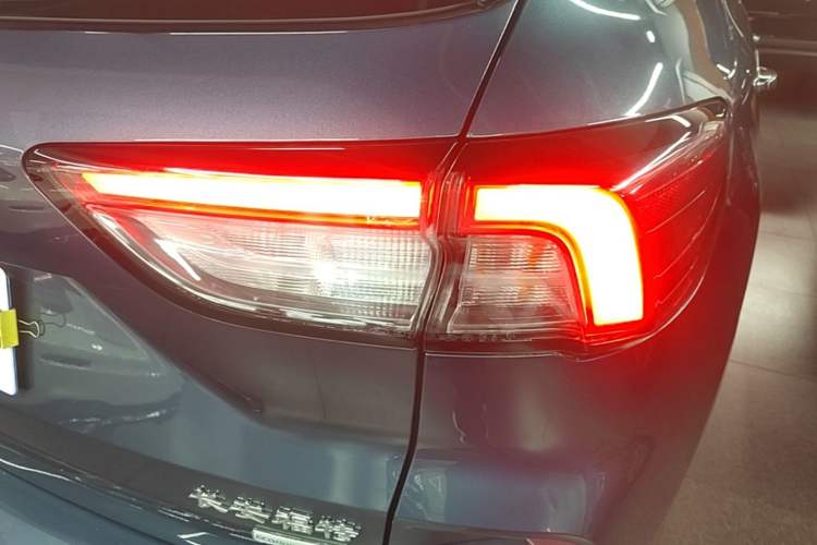 Used Ford Escape 2020 EcoBoost 245 Four-Wheel Drive ST-LINE Deluxe Edition Right Rear Taillight