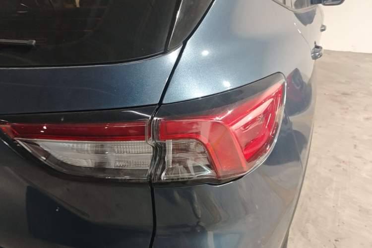 Used Ford Escape 2020 EcoBoost 245 Two-Wheel-Drive Comfort Edition Right Rear Taillight
