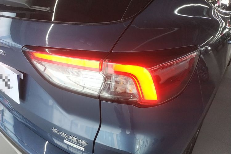 Used Ford Escape 2020 EcoBoost 245 Two-Wheel-Drive Titanium Edition Right Rear Taillight