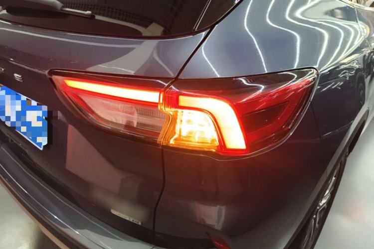 Used Ford Escape 2020 EcoBoost 245 Two-Wheel-Drive Titanium Edition Right Rear Taillight
