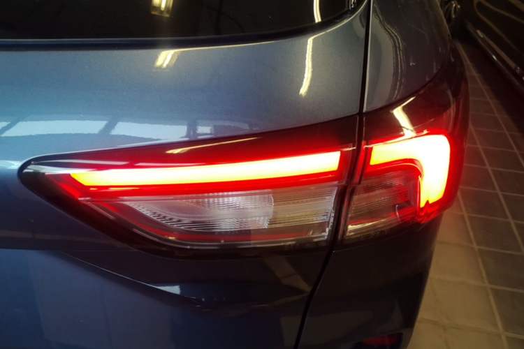 Used Ford Escape 2020 EcoBoost 245 Four-Wheel Drive ST-LINE Deluxe Edition Right Rear Taillight