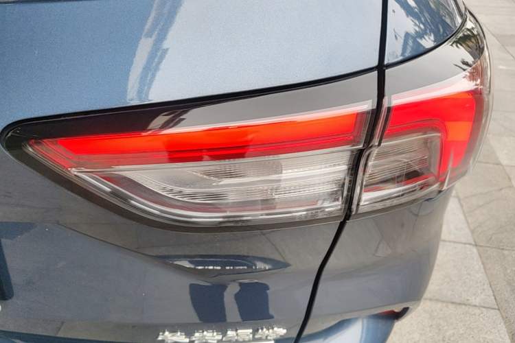 Used Ford Escape 2020 EcoBoost 245 Two-Wheel Drive Smart & Enjoyment Model Right Rear Taillight