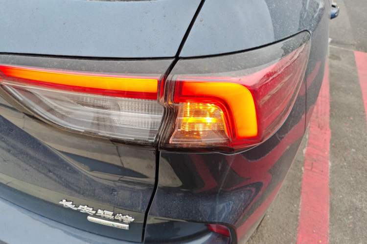 Used Ford Escape 2020 EcoBoost 245 Four-Wheel Drive Luxury Edition Right Rear Taillight