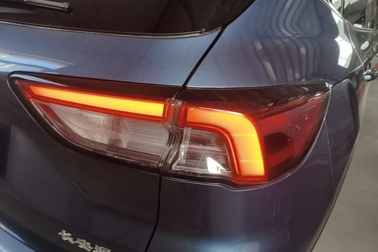 Used Ford Escape 2020 EcoBoost 245 Two-Wheel-Drive Titanium Edition Right Rear Taillight