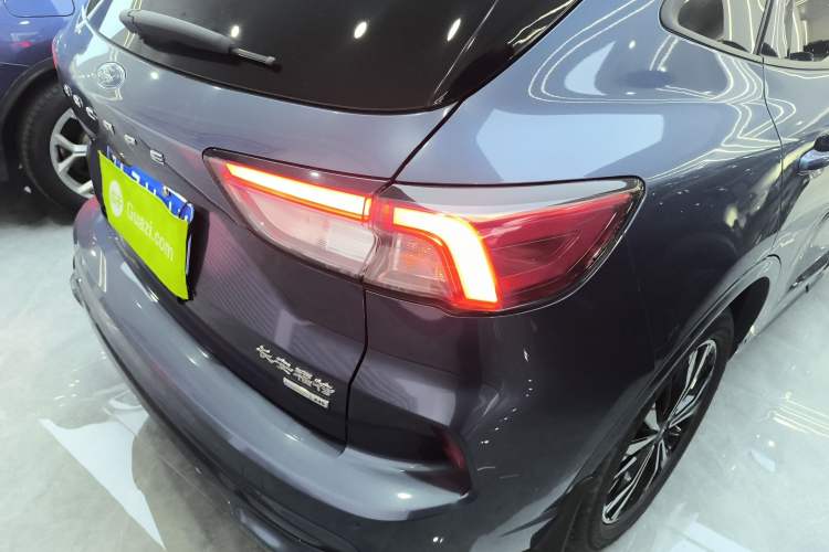 Used Ford Escape 2020 EcoBoost 245 Four-Wheel Drive ST-LINE Deluxe Edition Right Rear Taillight