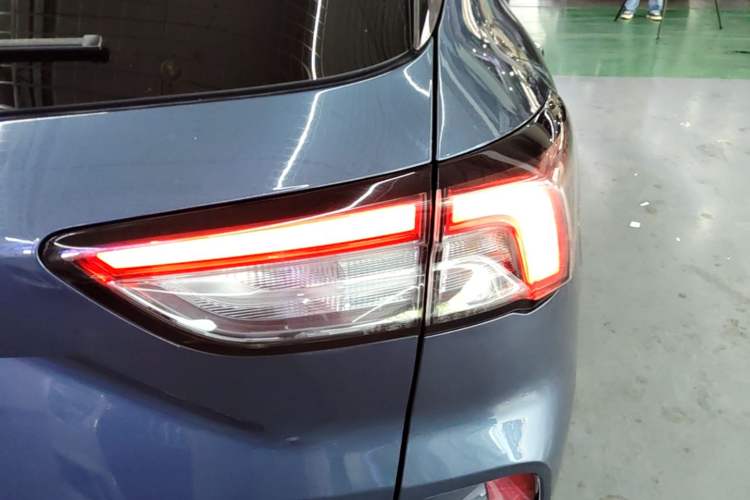 Used Ford Escape 2020 EcoBoost 245 Four-Wheel Drive Titanium Edition Right Rear Taillight