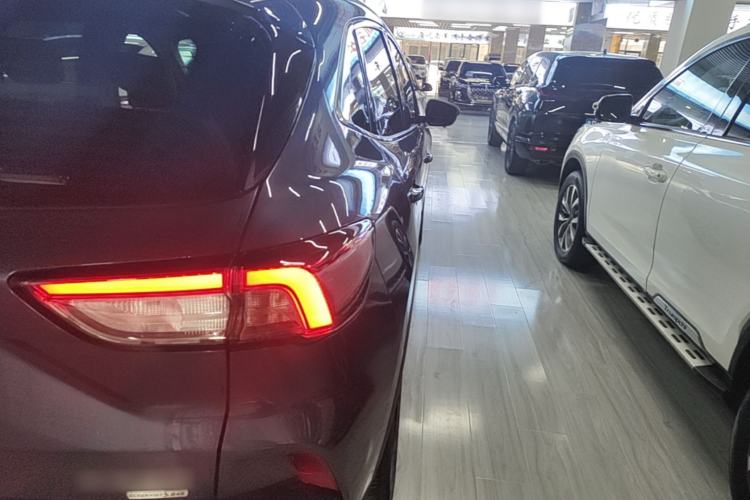 Used Ford Escape 2020 EcoBoost 245 Two-Wheel-Drive Titanium Edition Right Rear Taillight
