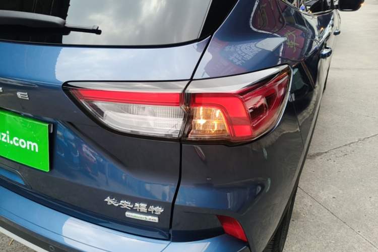 Used Ford Escape 2020 EcoBoost 245 Two-Wheel-Drive Titanium Edition Right Rear Taillight