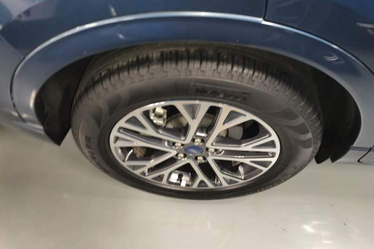 Used Ford Escape 2020 EcoBoost 245 Two-Wheel Drive Smart & Enjoyment Model Right Rear Wheel Hub