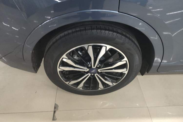 Used Ford Escape 2020 EcoBoost 245 Four-Wheel Drive ST-LINE Deluxe Edition Right Rear Wheel Hub