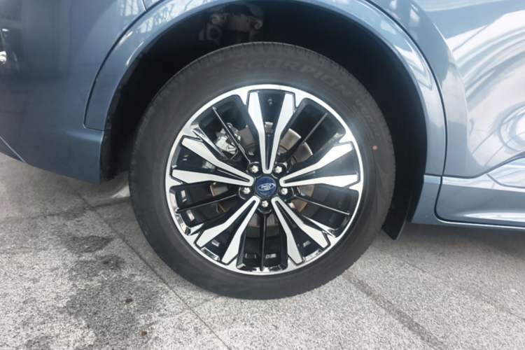 Used Ford Escape 2020 EcoBoost 245 Four-Wheel Drive ST-LINE Deluxe Edition Right Rear Wheel Hub