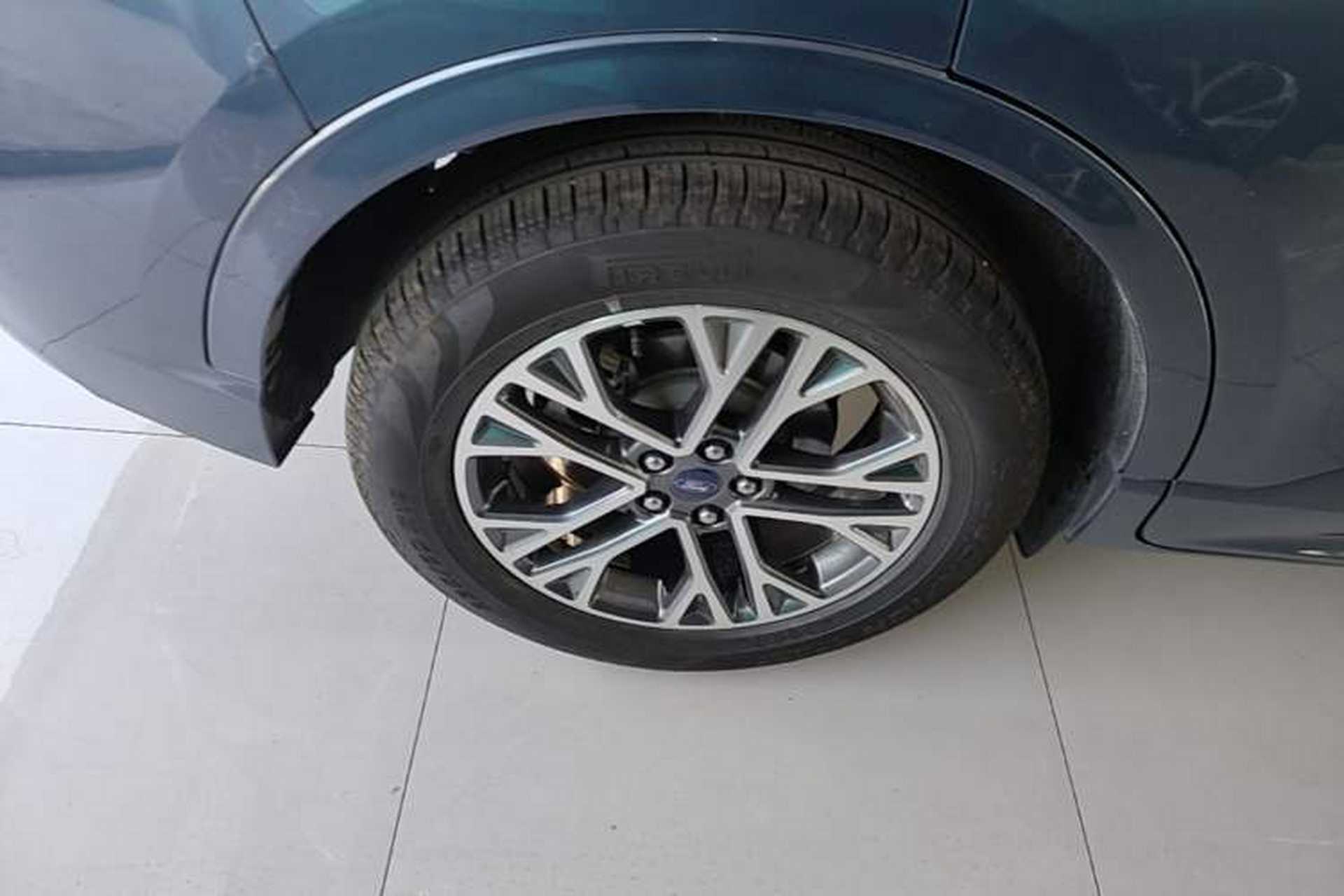 Used Ford Escape 2020 EcoBoost 245 Two-Wheel Drive Smart & Enjoyment Model Right Rear Wheel Hub