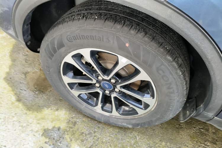 Used Ford Escape 2020 EcoBoost 245 Two-Wheel Drive Smart & Enjoyment Model Right Rear Wheel Hub