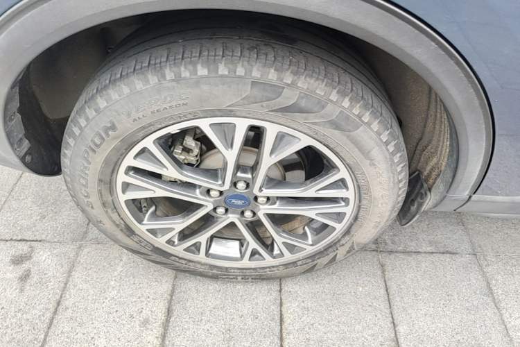 Used Ford Escape 2020 EcoBoost 245 Two-Wheel Drive Smart & Enjoyment Model Right Rear Wheel Hub