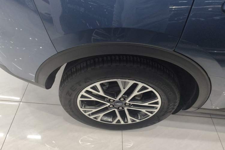 Used Ford Escape 2020 EcoBoost 245 Two-Wheel Drive Smart & Enjoyment Model Right Rear Wheel Hub
