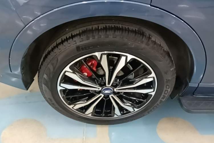 Used Ford Escape 2020 EcoBoost 245 Four-Wheel Drive ST-LINE Deluxe Edition Right Rear Wheel Hub
