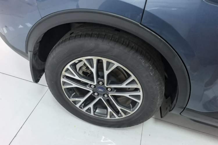 Used Ford Escape 2020 EcoBoost 245 Two-Wheel Drive Smart & Enjoyment Model Right Rear Wheel Hub