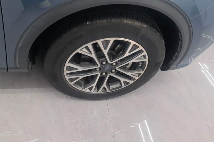 Used Ford Escape 2020 EcoBoost 245 4x4 Enjoyment Model Right Rear Wheel Hub