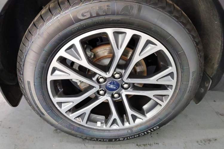 Used Ford Escape 2020 EcoBoost 245 Four-Wheel Drive Titanium Edition Right Rear Wheel Hub