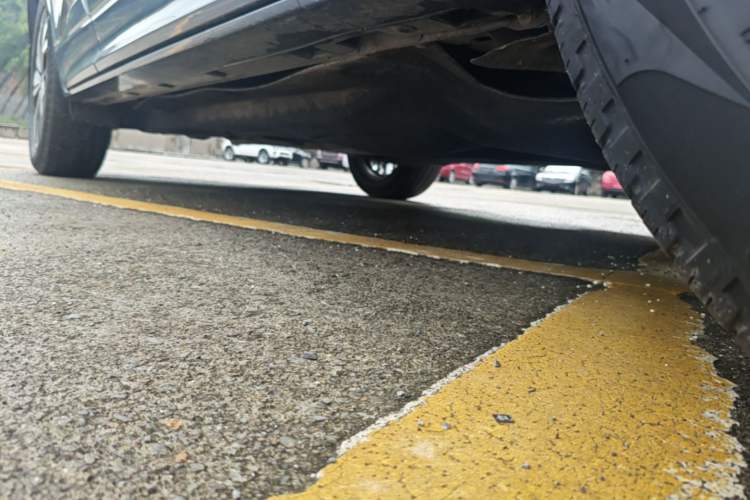 Used Ford Escape 2020 EcoBoost 245 Four-Wheel Drive ST-LINE Deluxe Edition Right Side Sill
