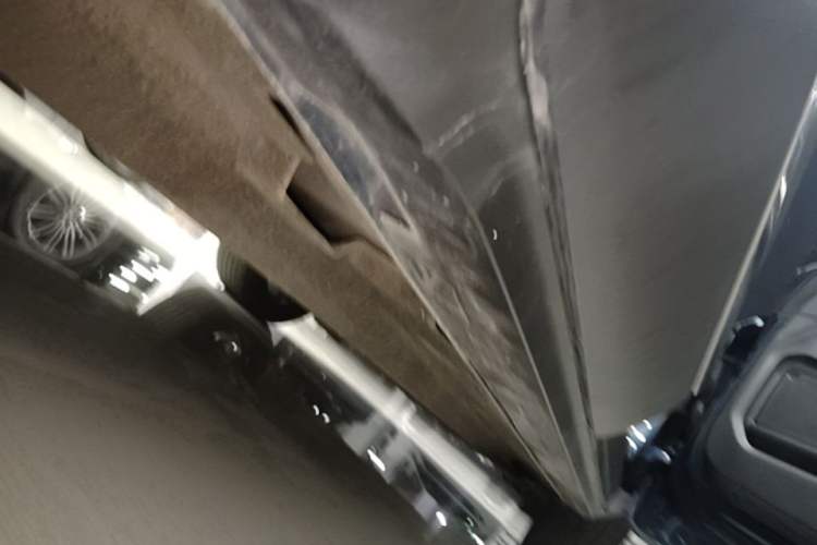 Used Ford Escape 2020 EcoBoost 245 4x4 Enjoyment Model Right Side Sill