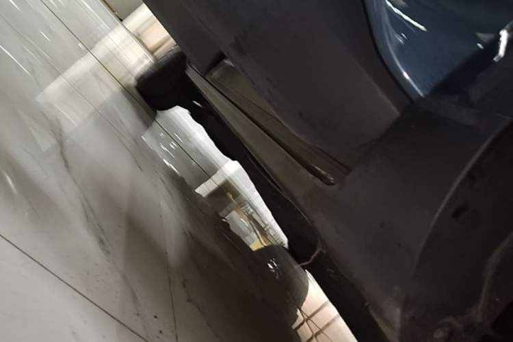 Used Ford Escape 2020 EcoBoost 245 Two-Wheel-Drive Titanium Edition Right Side Sill