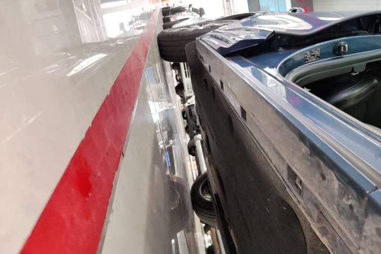 Used Ford Escape 2020 EcoBoost 245 Four-Wheel Drive ST-LINE Deluxe Edition Right Side Sill