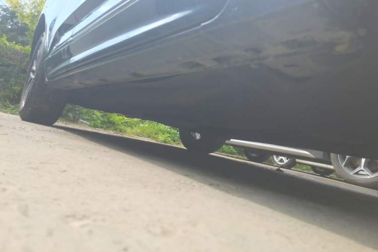 Used Ford Escape 2020 EcoBoost 245 Four-Wheel Drive Luxury Edition Right Side Sill