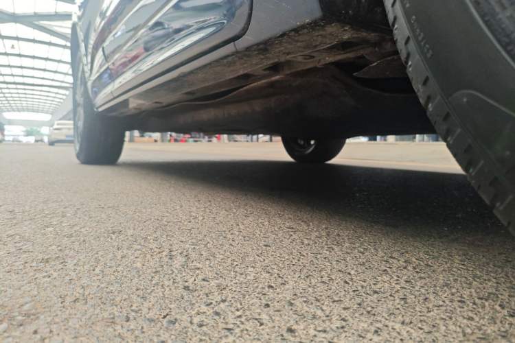 Used Ford Escape 2020 EcoBoost 245 Four-Wheel Drive ST-LINE Deluxe Edition Right Side Sill