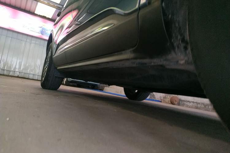 Used Ford Escape 2020 EcoBoost 245 Two-Wheel-Drive Titanium Edition Right Side Sill