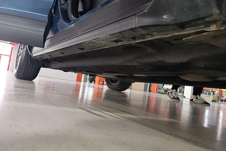 Used Ford Escape 2020 EcoBoost 245 Two-Wheel-Drive Comfort Edition Right Side Sill