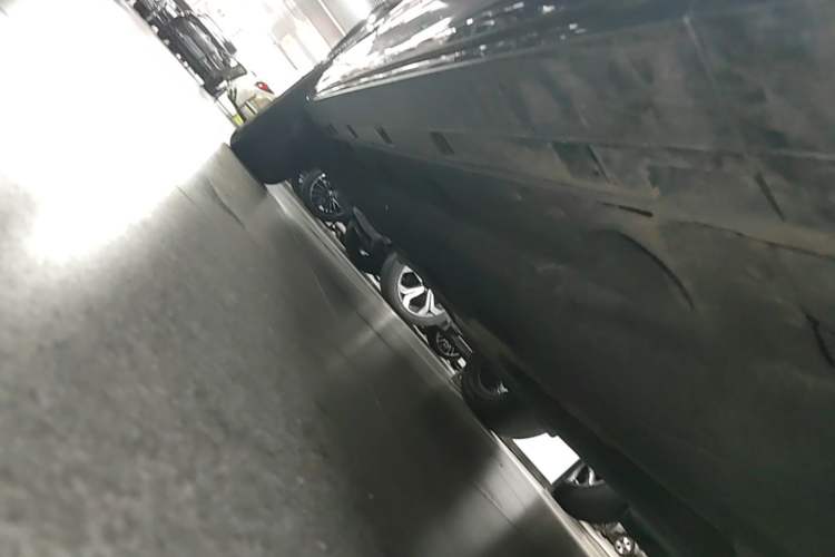 Used Ford Escape 2020 EcoBoost 245 Four-Wheel Drive Luxury Edition Right Side Sill