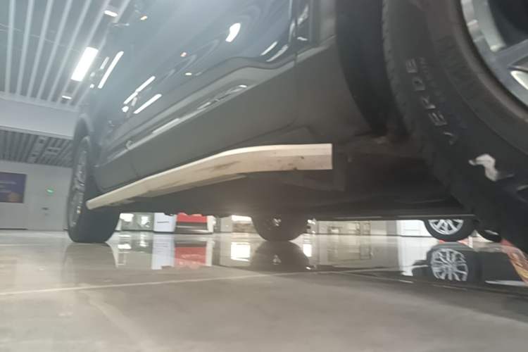 Used Ford Escape 2020 EcoBoost 245 Two-Wheel Drive Smart & Enjoyment Model Right Side Sill